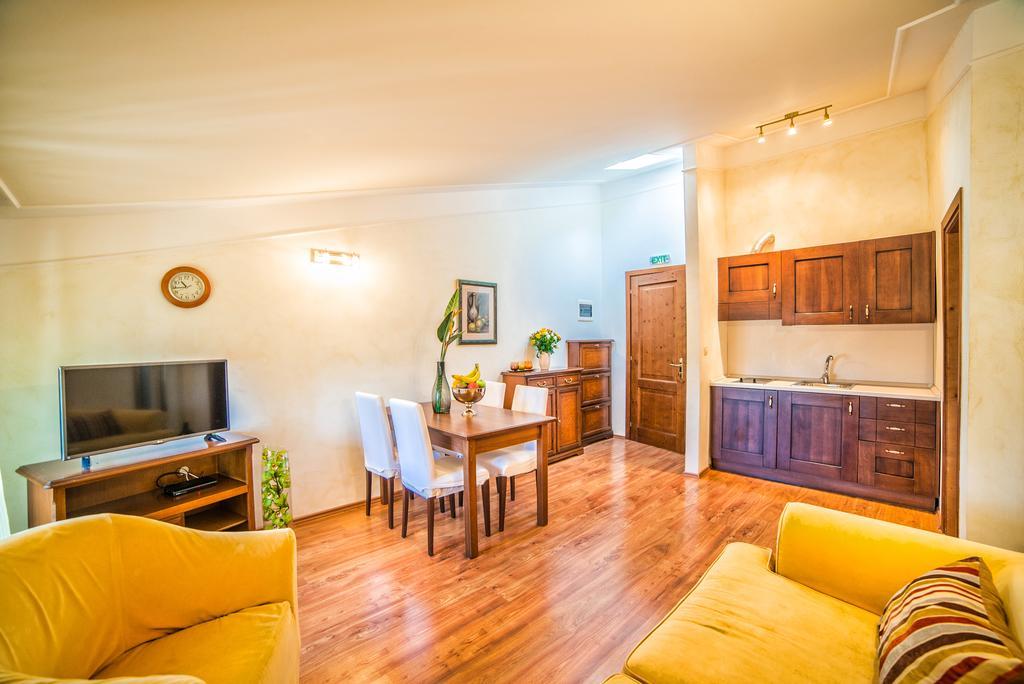 Aparthotel Katalyma 828 Kanfanar Esterno foto