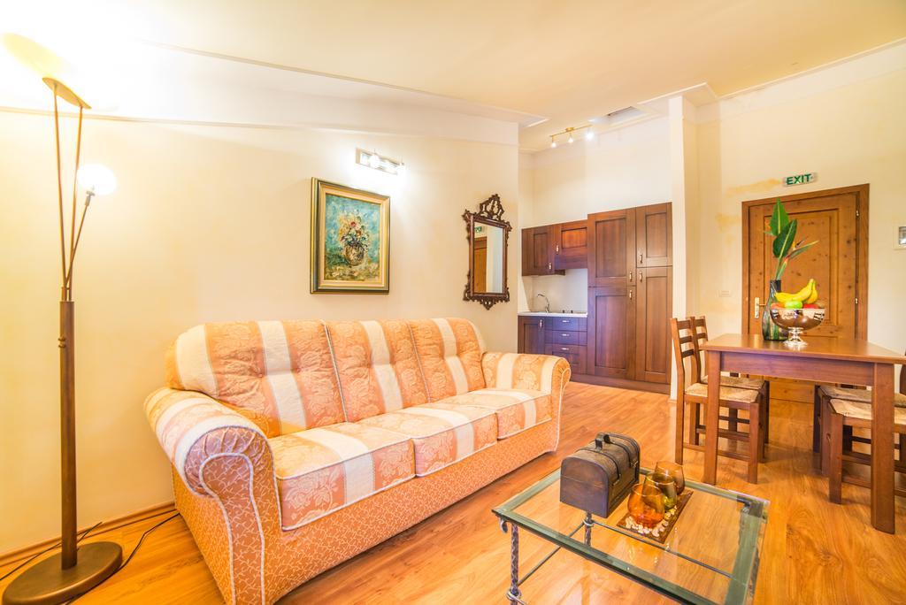 Aparthotel Katalyma 828 Kanfanar Esterno foto