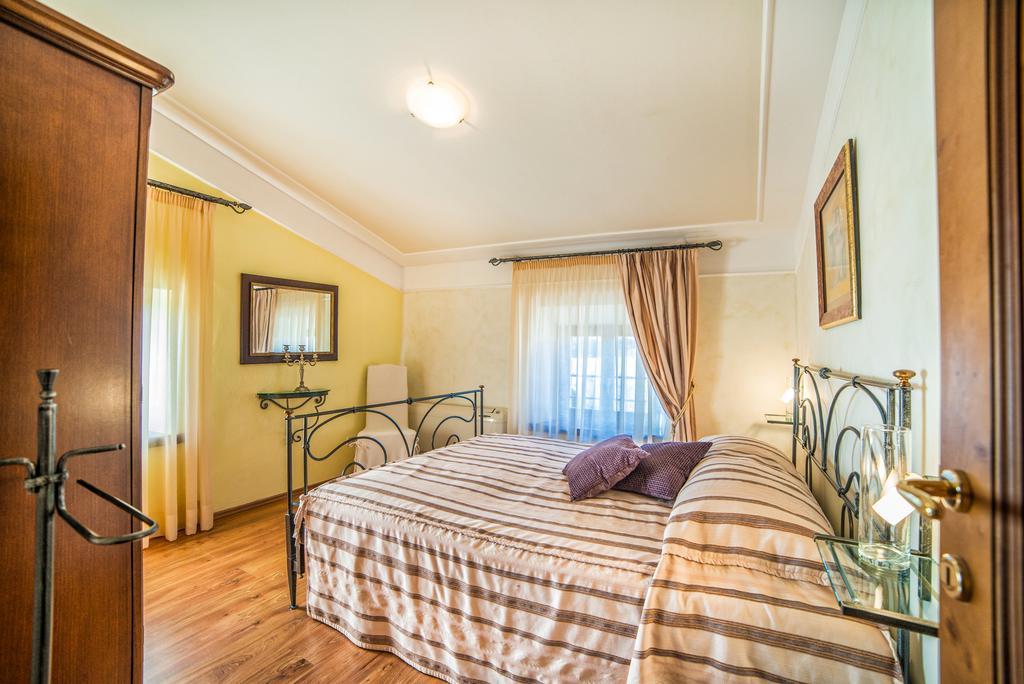 Aparthotel Katalyma 828 Kanfanar Esterno foto