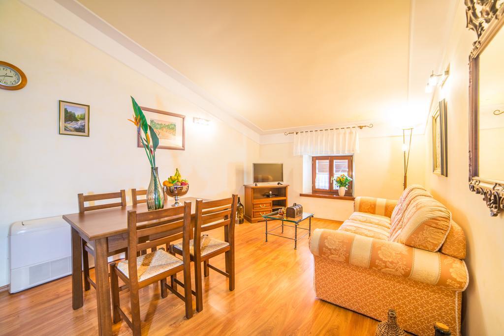 Aparthotel Katalyma 828 Kanfanar Esterno foto